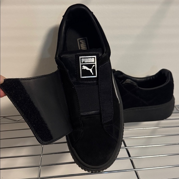 Puma Women’s Black Suede Sneakers with Velcro top - Picture 6 of 8
